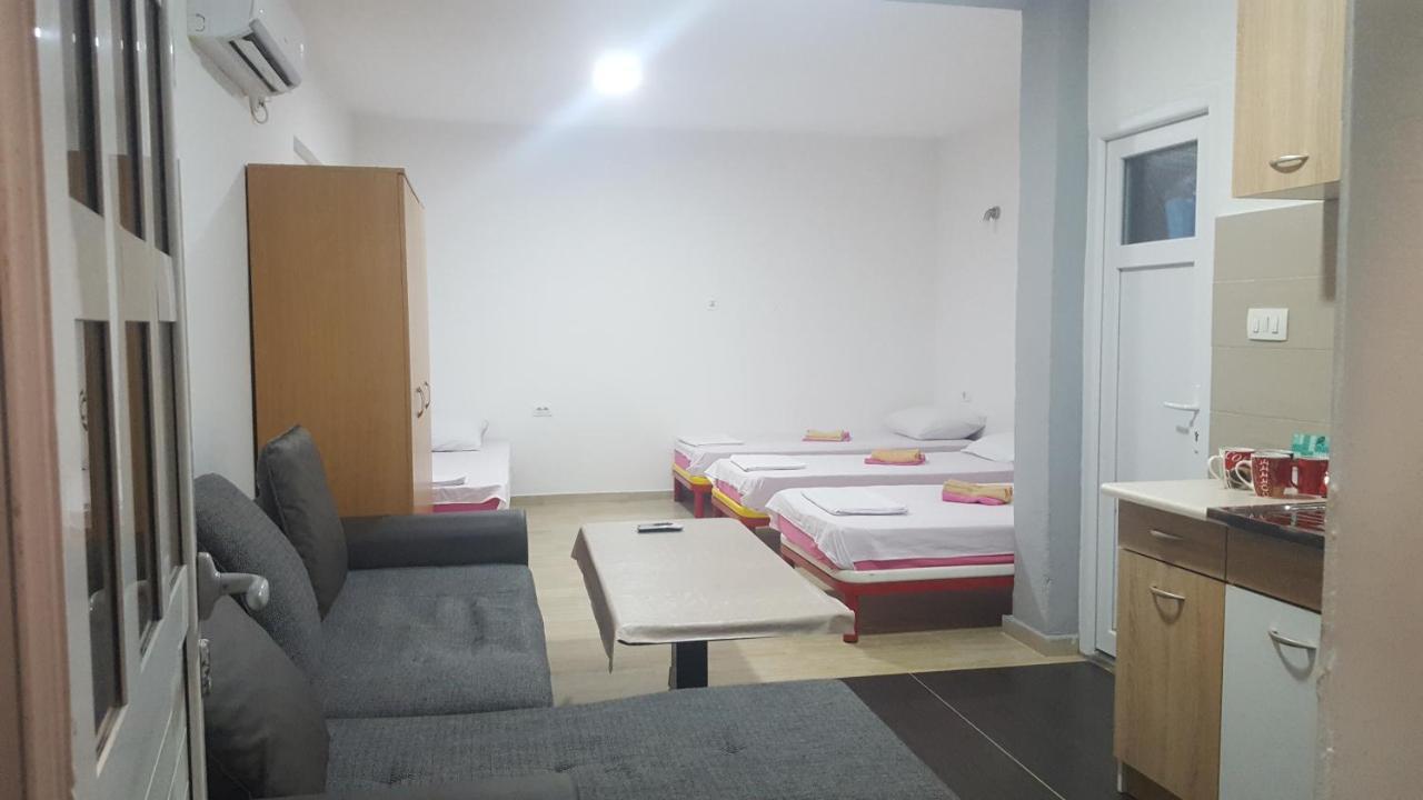 Apartments F Podgorica Luaran gambar